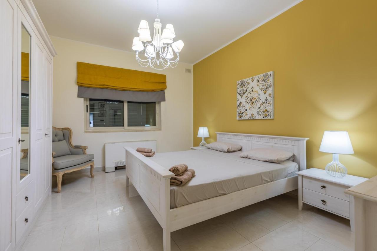 Villa Palma - Sunset Sea Views With Pool, Jacuzzi, Sauna And Games Room 梅利哈 外观 照片